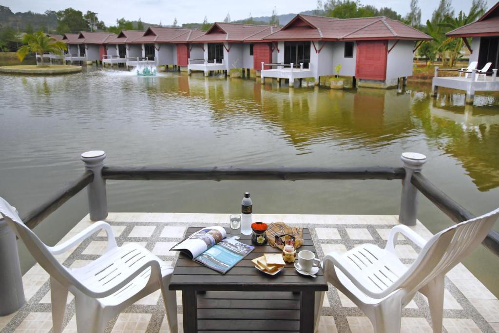 The Villa Laemhin Lagoon Resort Phuket Exterior foto