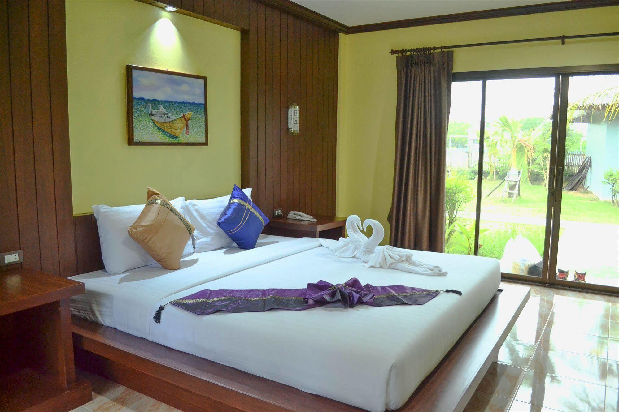 The Villa Laemhin Lagoon Resort Phuket Exterior foto