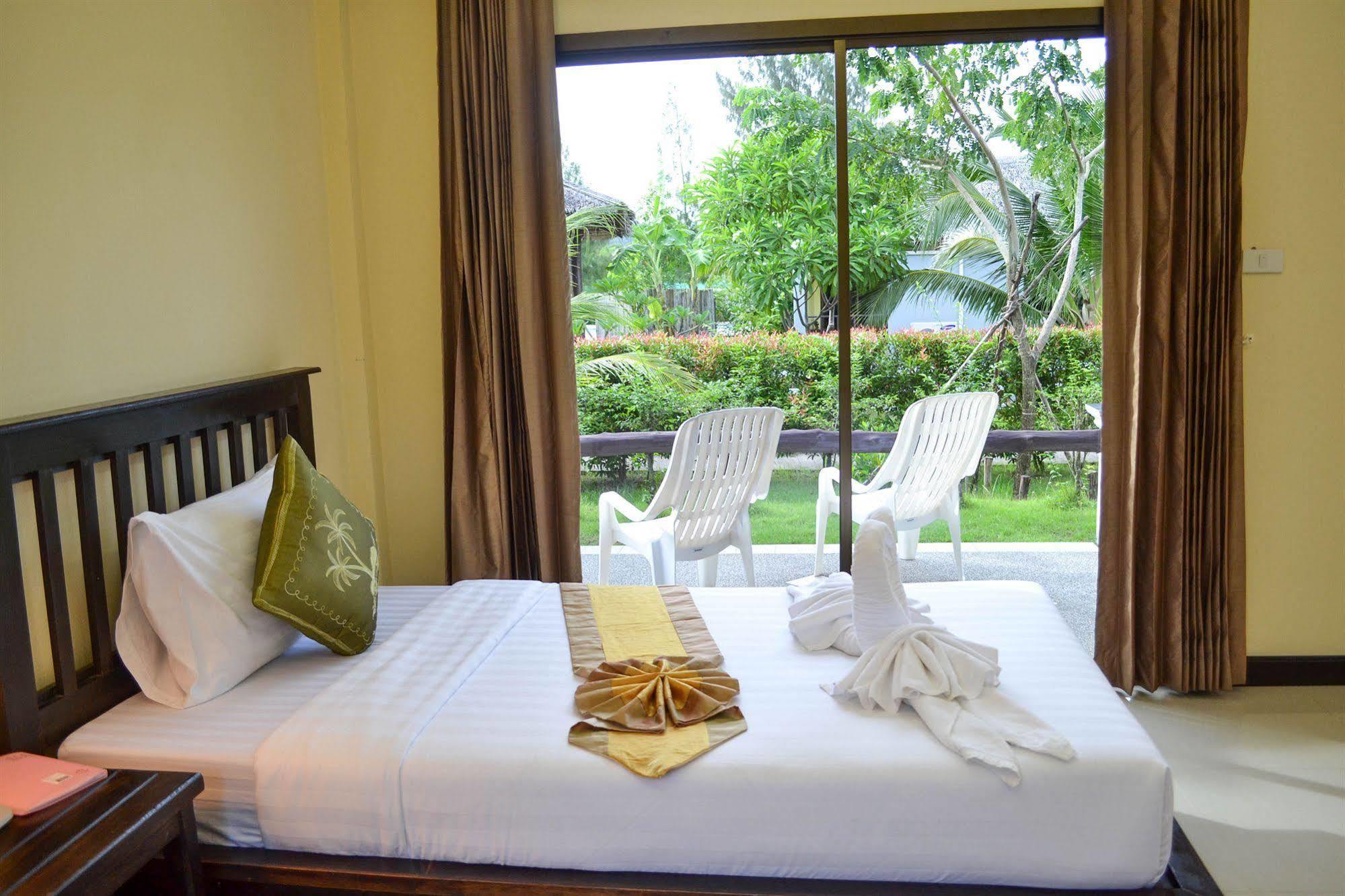 The Villa Laemhin Lagoon Resort Phuket Exterior foto
