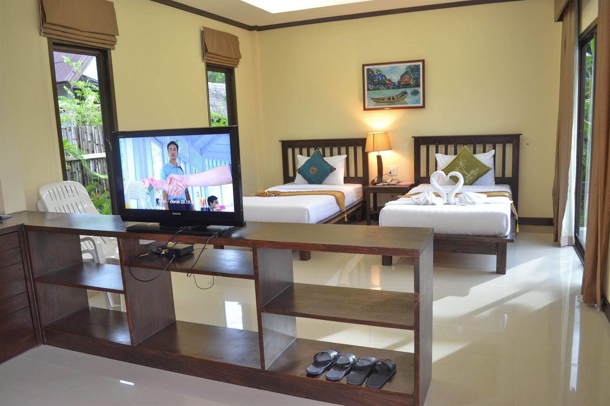 The Villa Laemhin Lagoon Resort Phuket Exterior foto