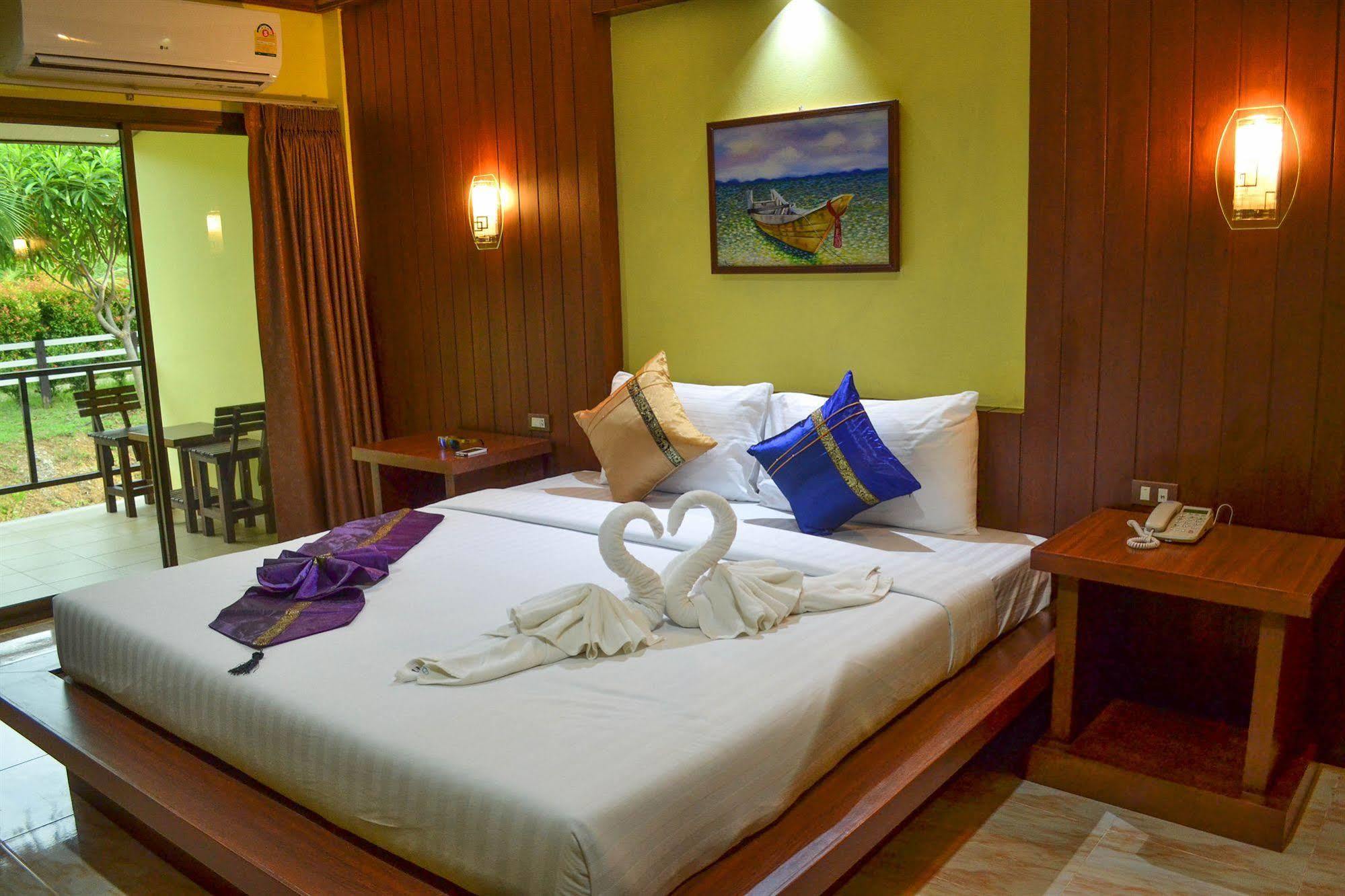 The Villa Laemhin Lagoon Resort Phuket Exterior foto